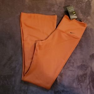 Nike Sculpt Victory Tight Fit leggings